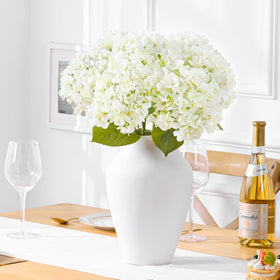 Waipfaru DIY-friendly hydrangeas for custom bouquets and home accents.