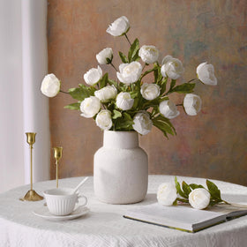 Waipfaru forever-fresh peonies require no watering and stay vibrant.