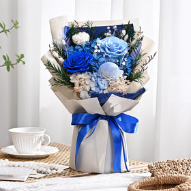 Waipfaru handcrafted flower arrangement highlighting artisan craft and premium aesthetics.