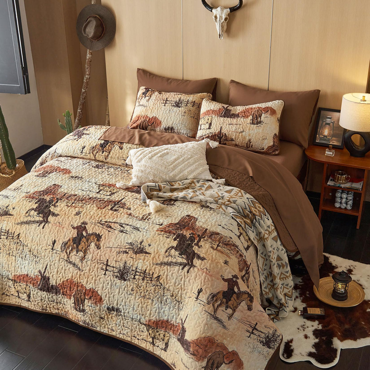 Wake In Cloud brushed microfiber quilt offers soft, lightweight comfort