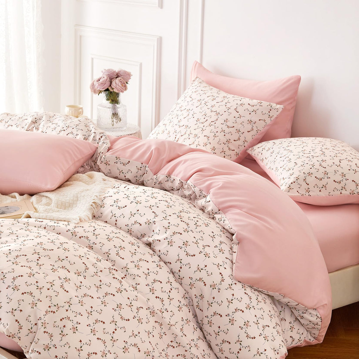 Wake In Cloud easy-care dorm bedding is machine washable and quick to refresh.