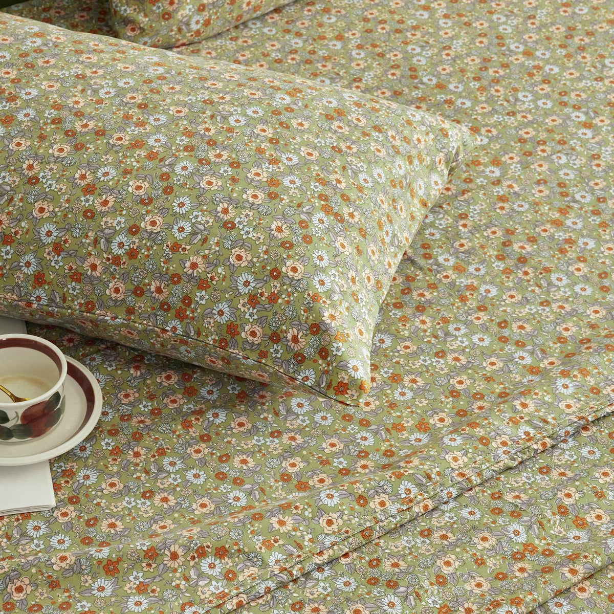 Wake In Cloud two pillowcases 20 by 40 inches with floral pattern