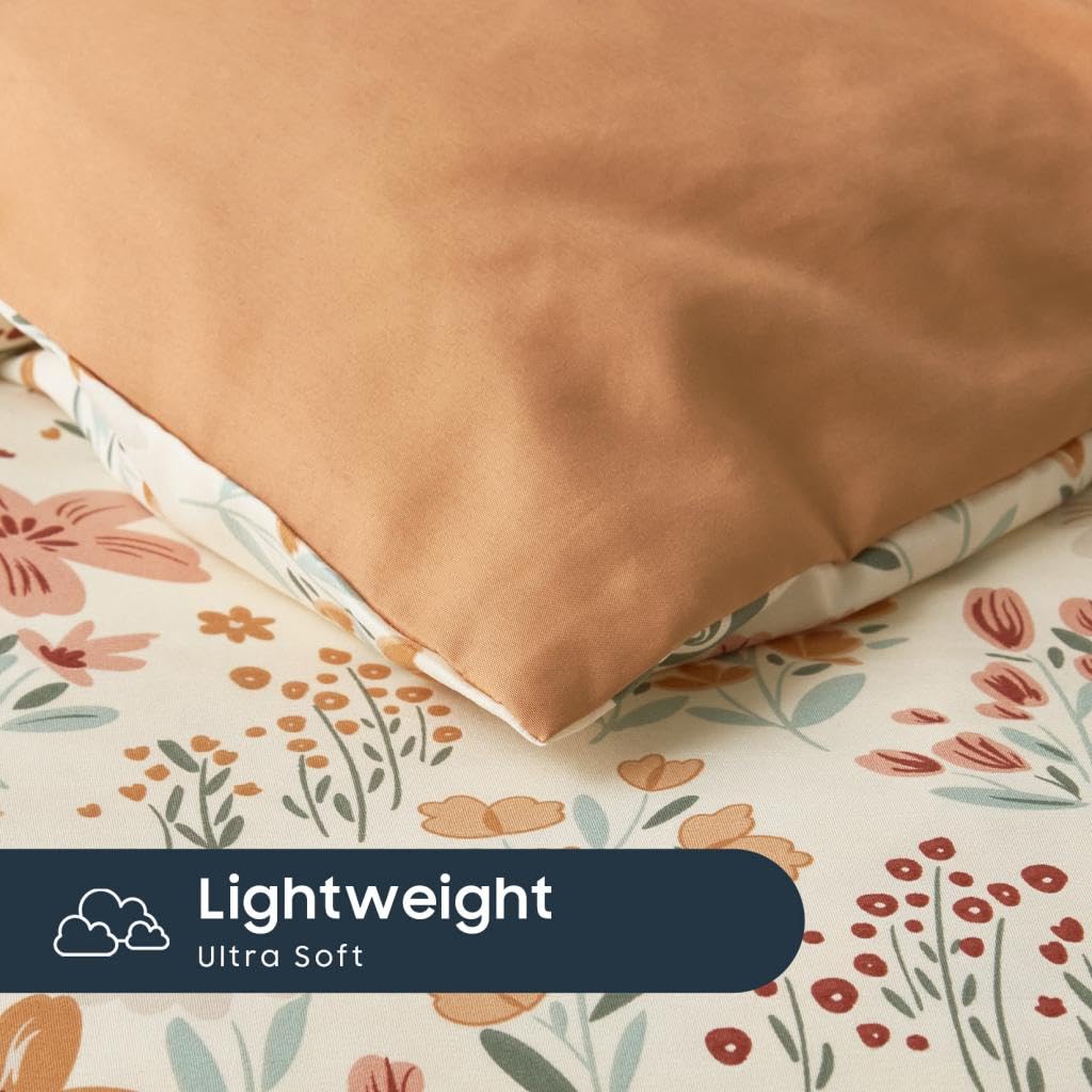 Wake In Cloud packaging showing a 5-piece easy-care bedding bundle.