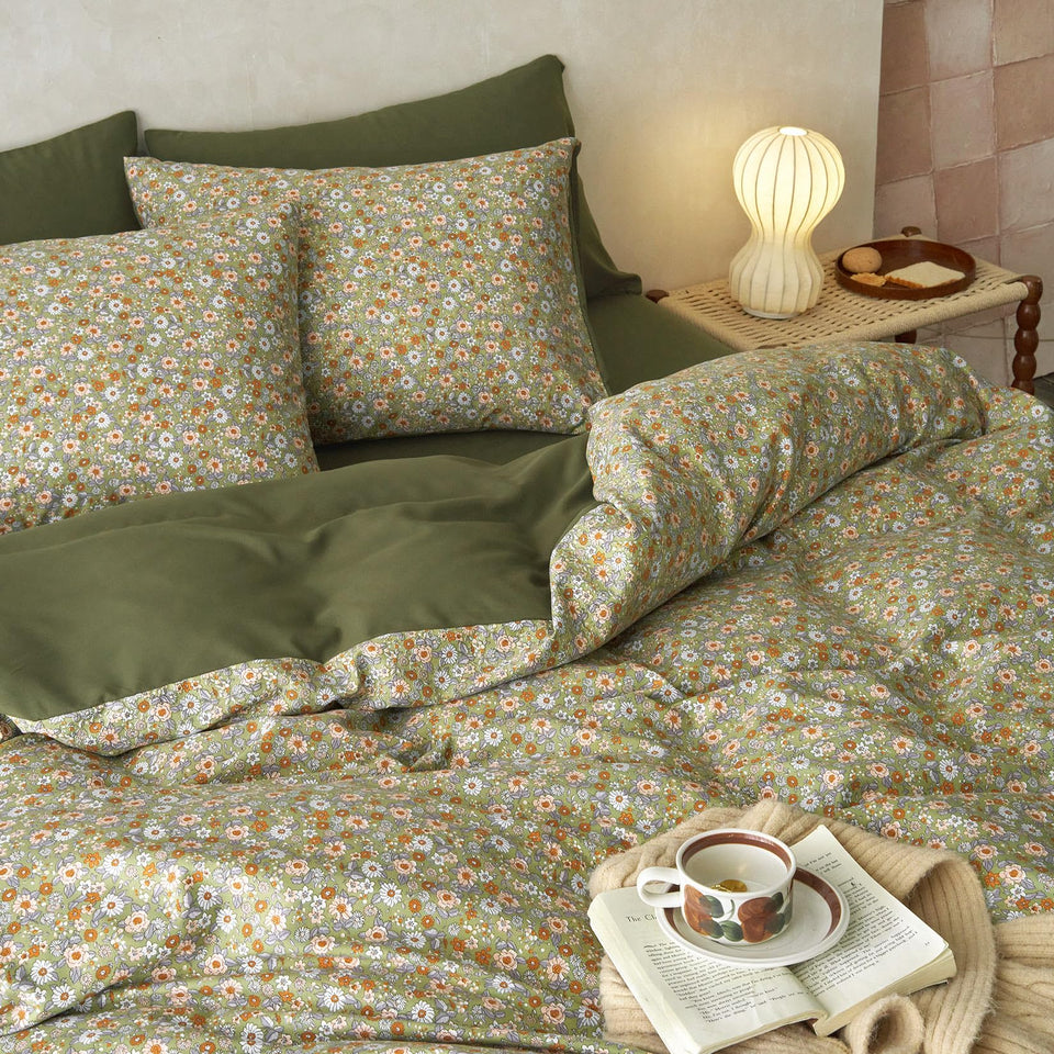 Wake In Cloud floral comforter set with daisies—soft woodland aesthetic for cozy dorm rooms
