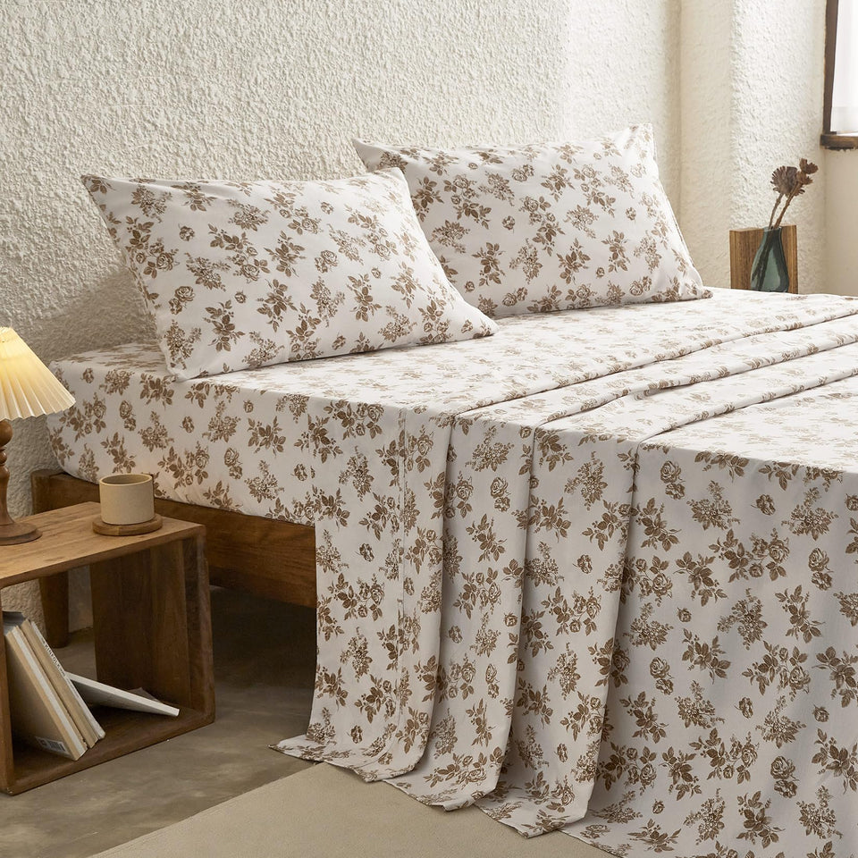 Wake In Cloud floral-pattern bedding set main image showing cottagecore bedroom vibe.