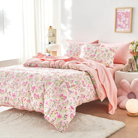 Wake In Cloud girls pillowcase pattern showing colorful flowers for playful sleep.