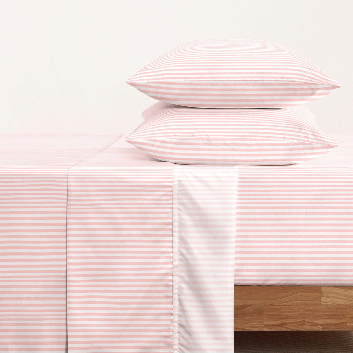 Wake In Cloud queen fitted sheet 60x80 with 16-pocket for a snug mattress fit.