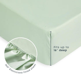 Wake In Cloud stitching detail keeps fillings in place for lasting durability.