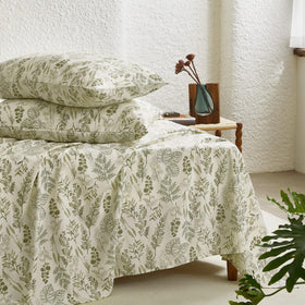 Wake In Cloud botanical bed sheets with floral leaf pattern for cottagecore charm