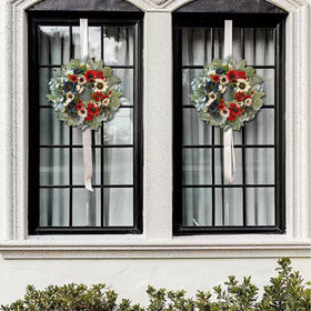 WANNA-CUL wreath shipped with a storage box for easy reuse next year.