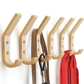 Watbeyoz wooden coat hooks in natural oak, six-pack, ideal for organizing coats and hats.