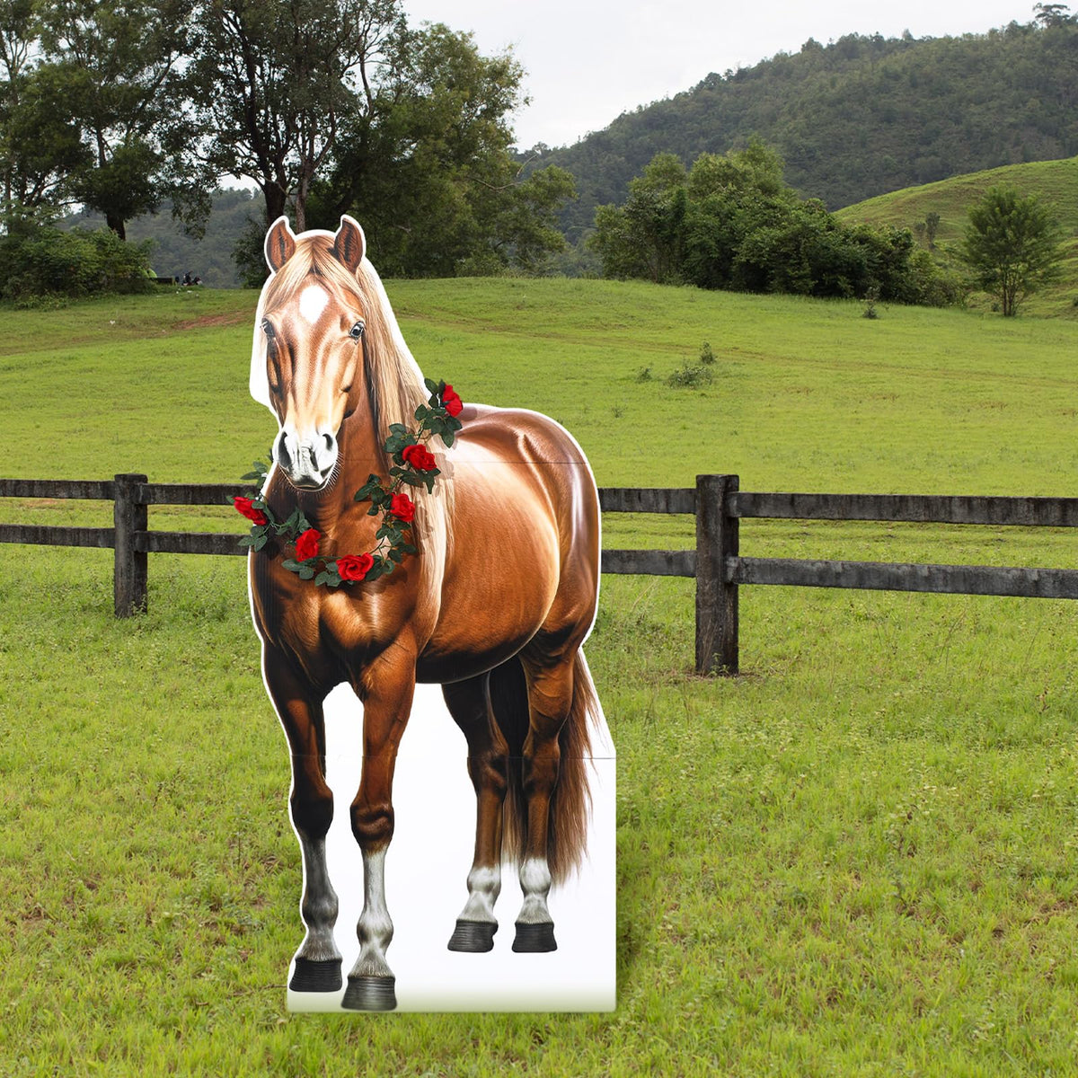 Watersay party decor Derby horse and rose for versatile celebrations.