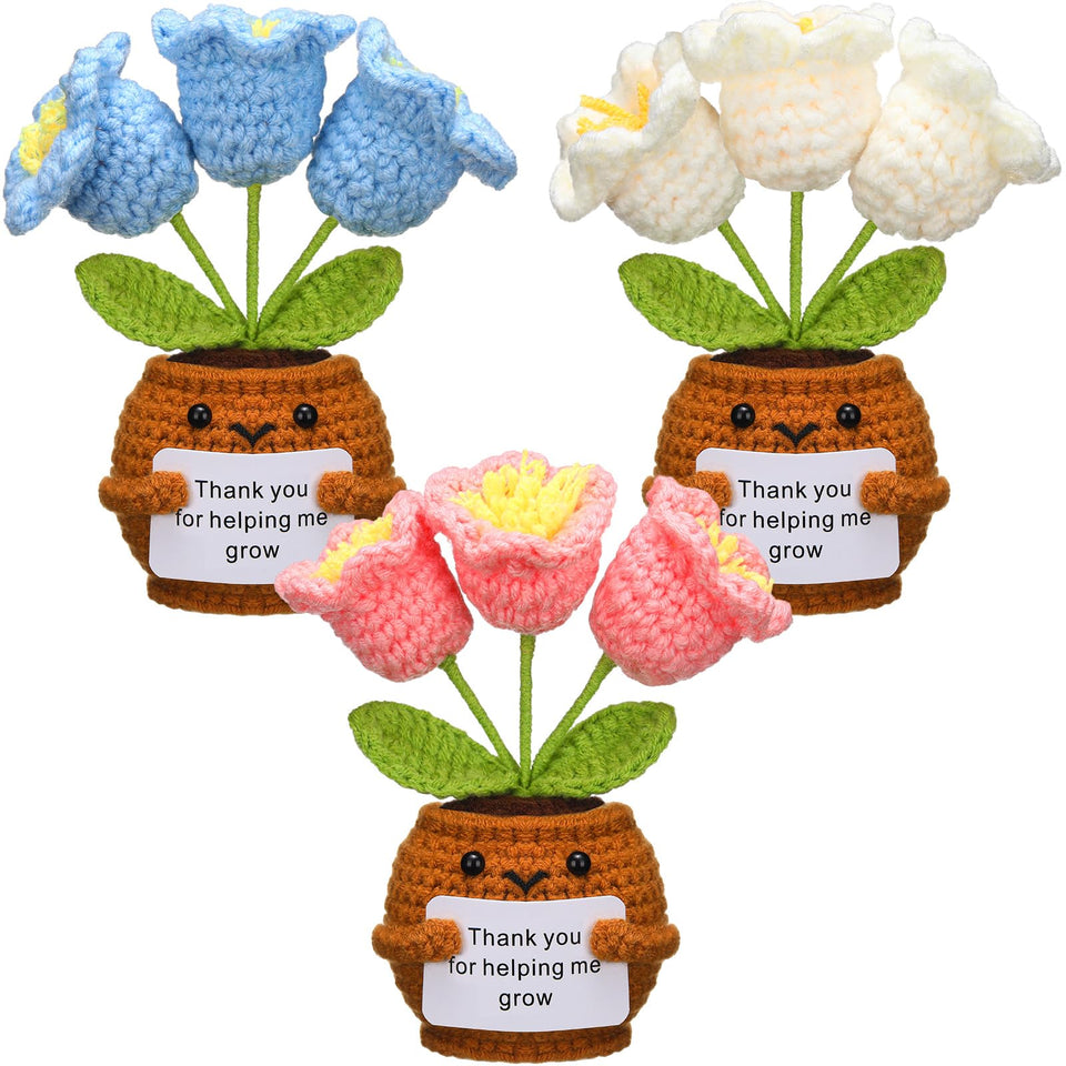 Wavwavw bell orchid doll 3-pack brightens a classroom desk with cheerful color.