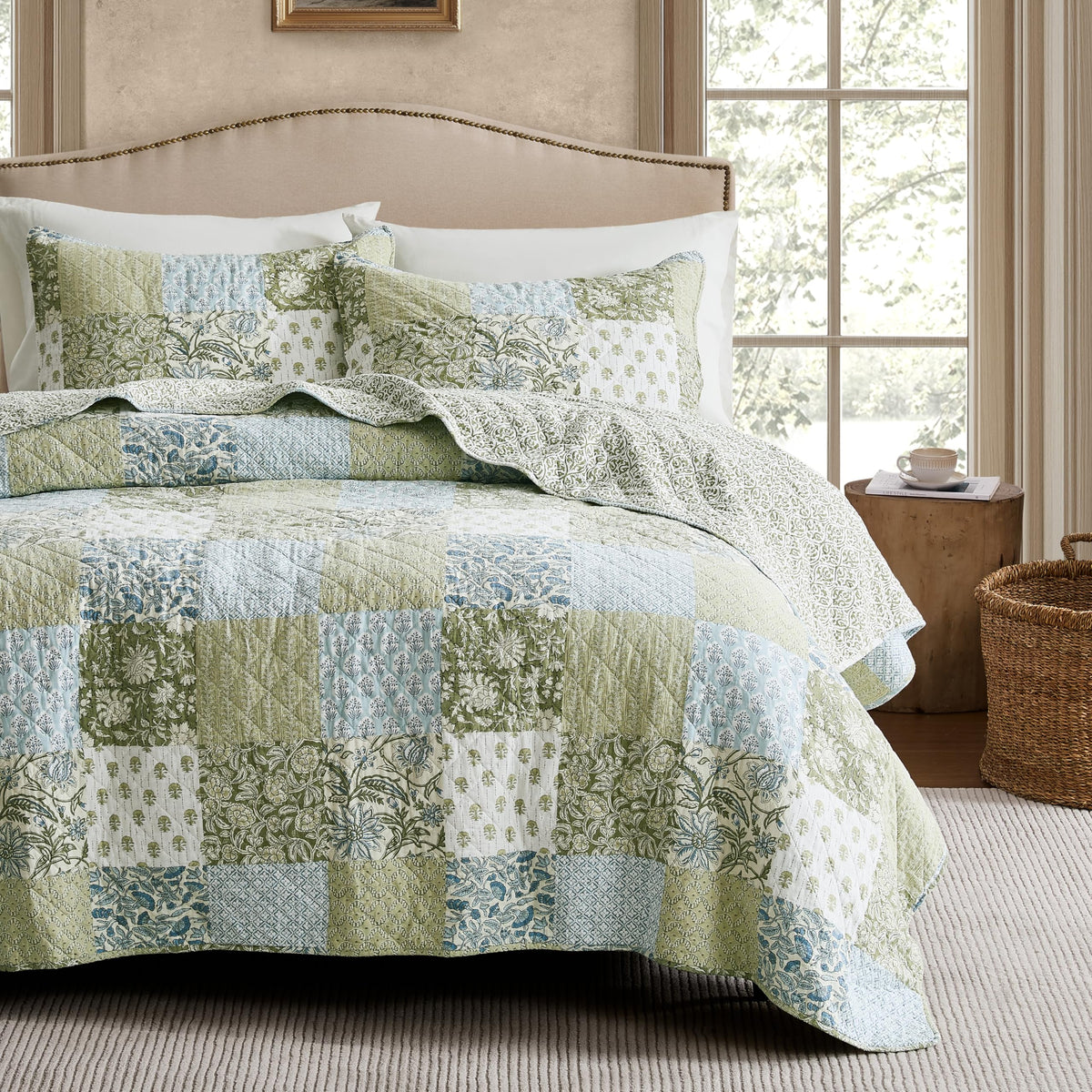 WDCOZY California Cal King quilt laid flat for full bed coverage and styling.