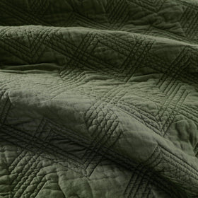 WDCOZY durable fabric resists pilling and fading.