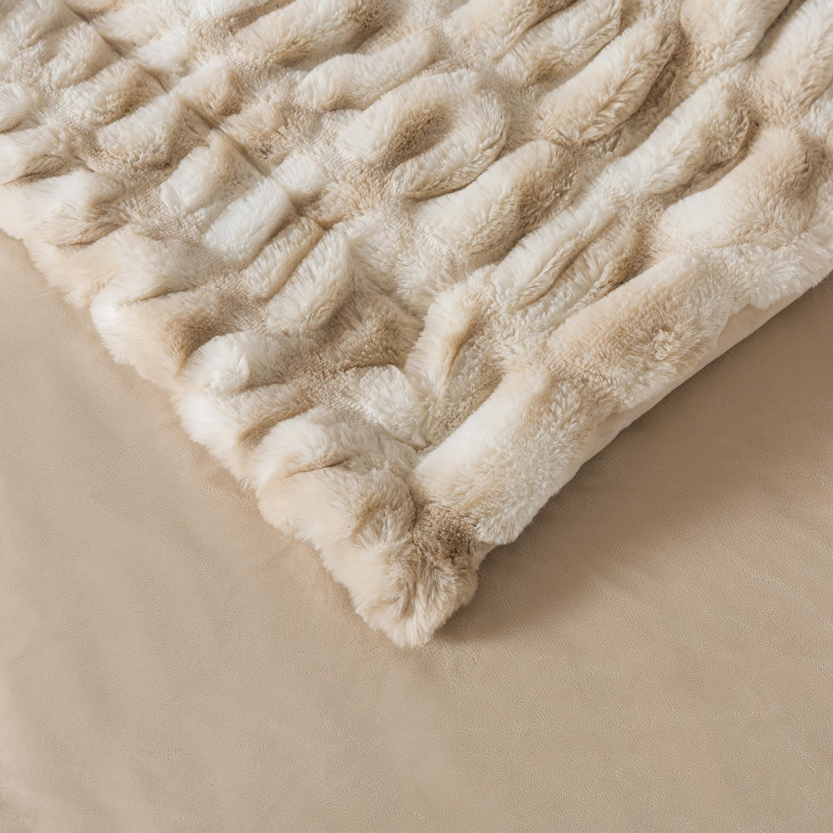 wdcozy easy-care blanket is machine washable for simple upkeep