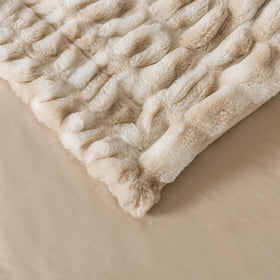 wdcozy easy-care blanket is machine washable for simple upkeep