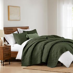 WDCOZY lightweight bedspread ready for all-season use.