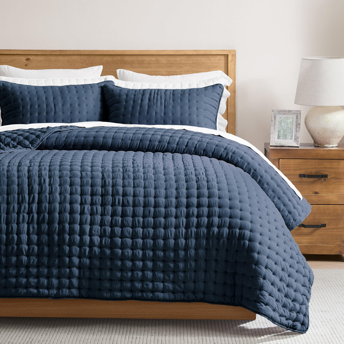 WDCOZY navy blue twin quilt coverlet for a calm, easy-to-match bed setup