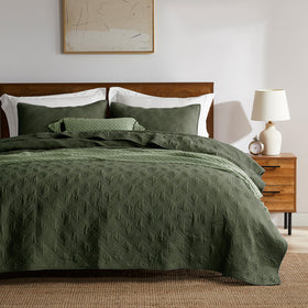 WDCOZY queen-size quilt set on bed showcases cozy farmhouse style.