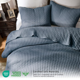 WDCOZY striped lightweight bedspread for all-season comfort and easy care.