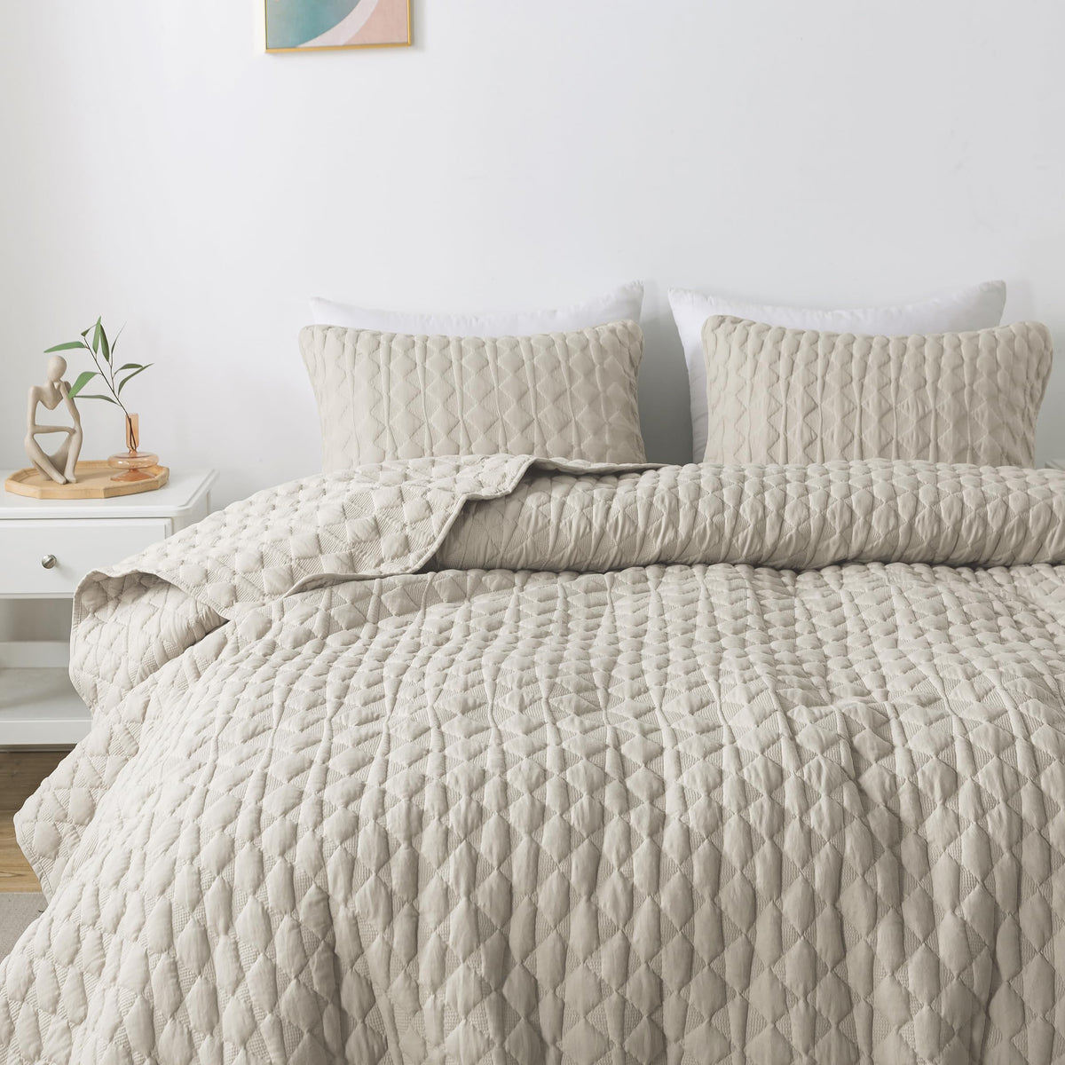 WDCOZY textured geometric stitching closeup highlights modern bubble surface