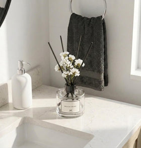 WEALD TRIBE black-fiber-sticks ensure steady diffusion for lasting scent release.