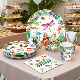 Wellspar bug honeycomb centerpieces create bright table focal points.