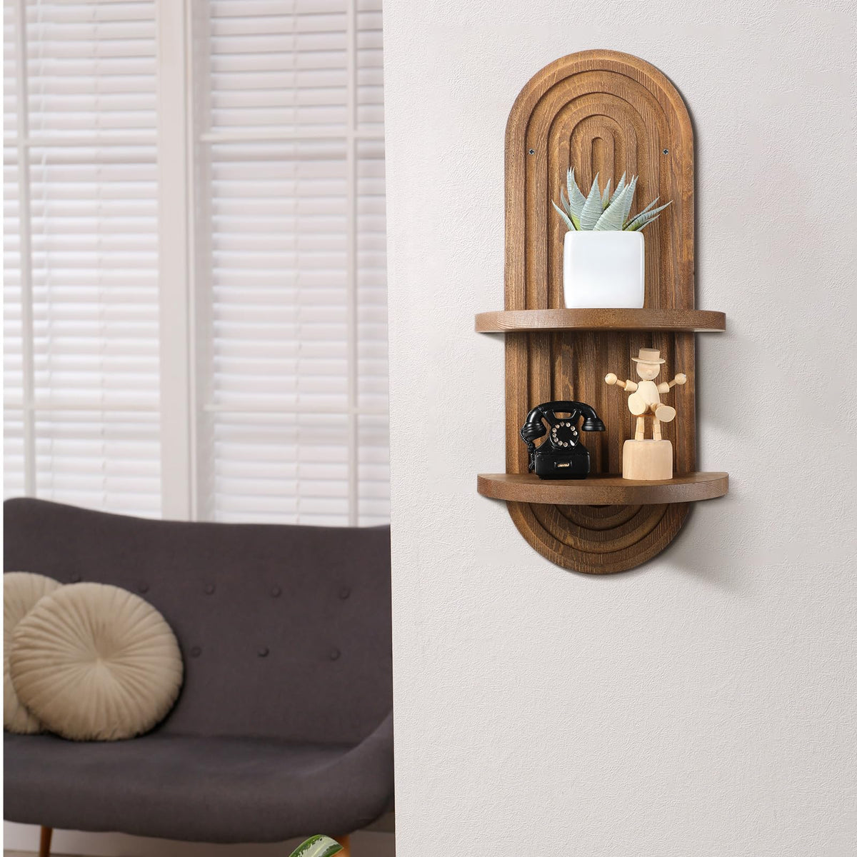 Wenqik decorative shelf displaying photos and keepsakes