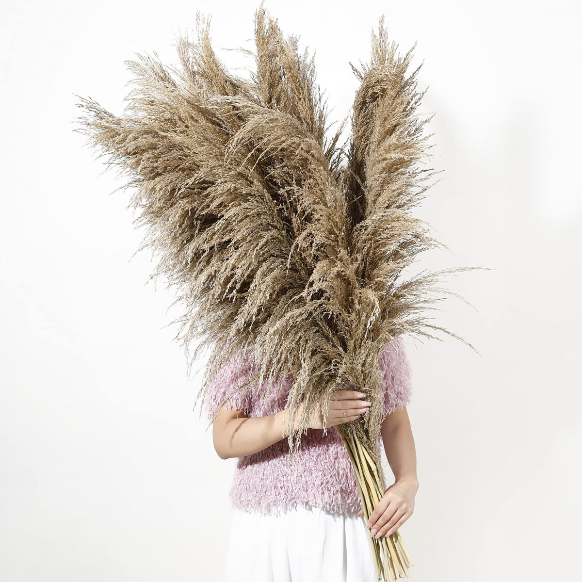 Wertuirk 9-stem pampas grass tall centerpiece for a modern living room