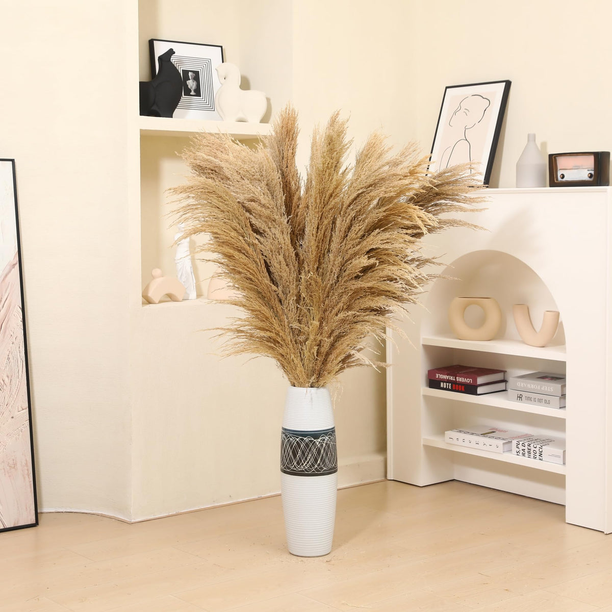 Wertuirk dried pampas brown fluff texture for cozy ambience