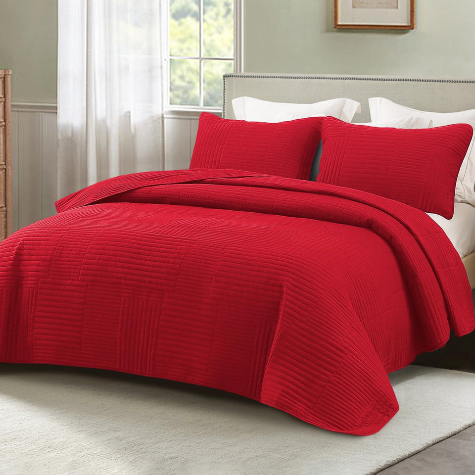 Whale Flotilla ultra-soft queen quilt bedspread in smooth microfiber for all-season layering