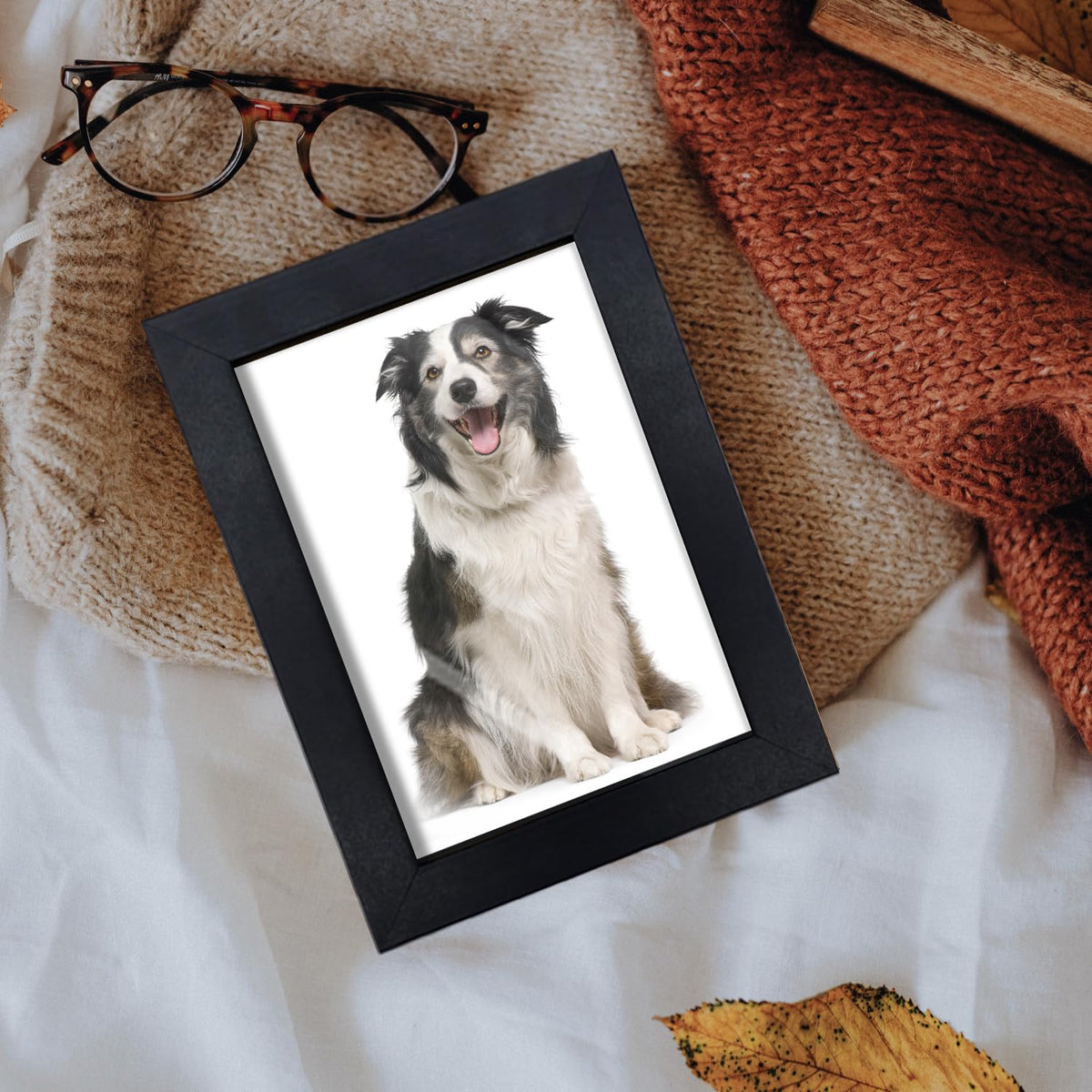 WHEATHUSK gift-ready 30-pack framing kit for multi-photo displays.