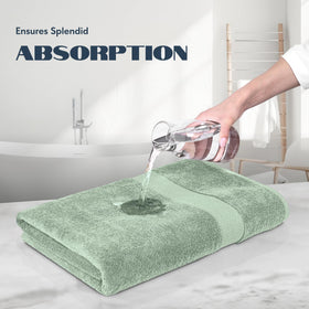 White Classic towels demonstrating high absorbency and fast-drying performance.