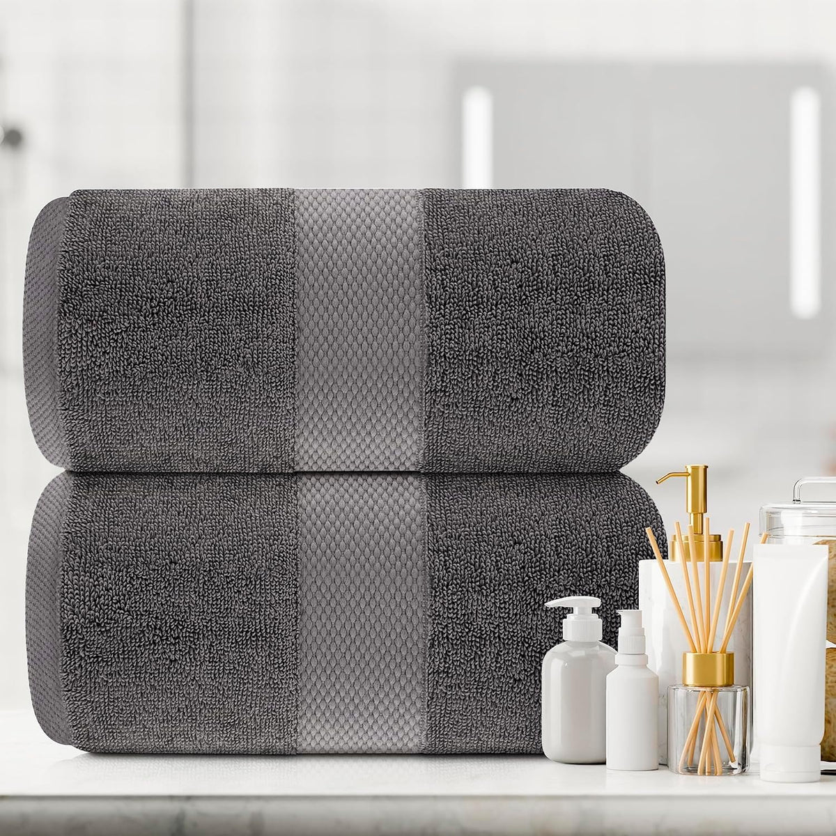 White Classic absorbent bath sheet ideal for daily spa-inspired routines.