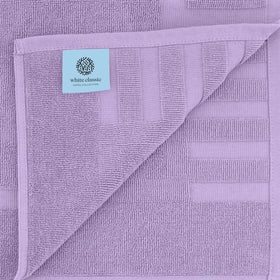 White Classic reversible non-rubber backing for easy care.