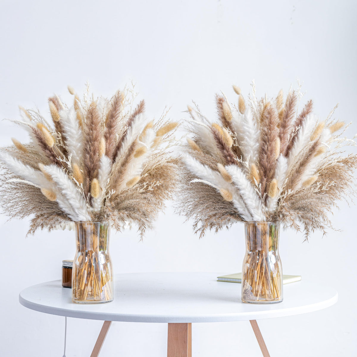 WILD AUTUMN pampas grass bouquet in living room for warm boho vibes