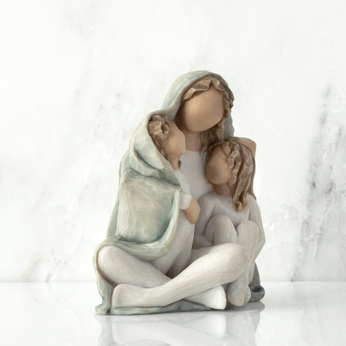 Willow Tree display-ready figurine; ideal on mantels, shelves, or tabletops.