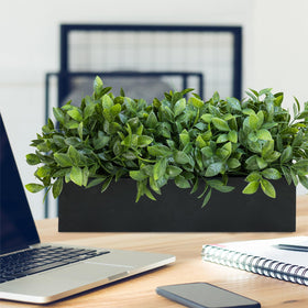 Wedding table decor with Winlyn artificial boxwood for a timeless touch.