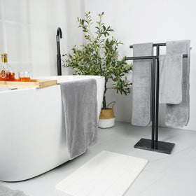 WISATO towel rack keeps towels dry and ready after showers.