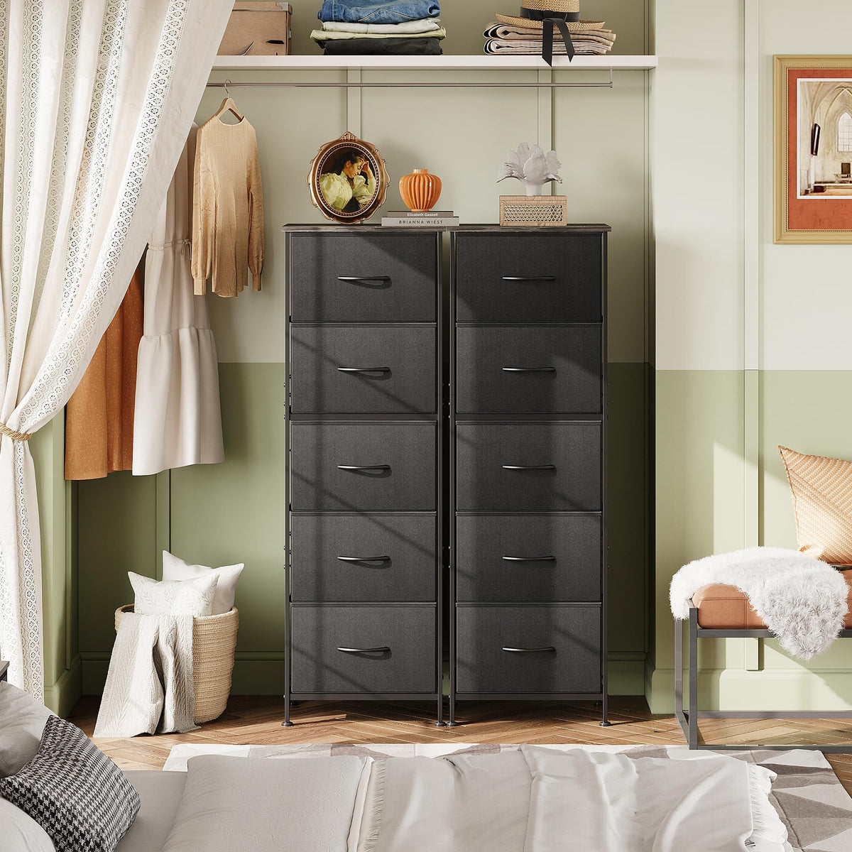 WLIVE wood-top detail shows sturdy surface for lamps and decor