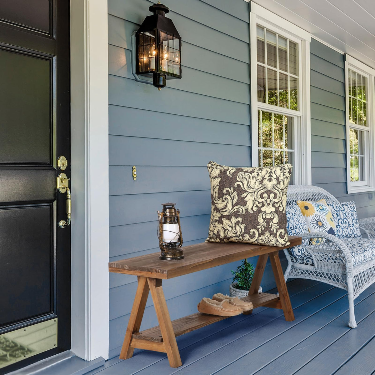 Wnutrees rustic farmhouse bench in dining area adds country charm and practicality.