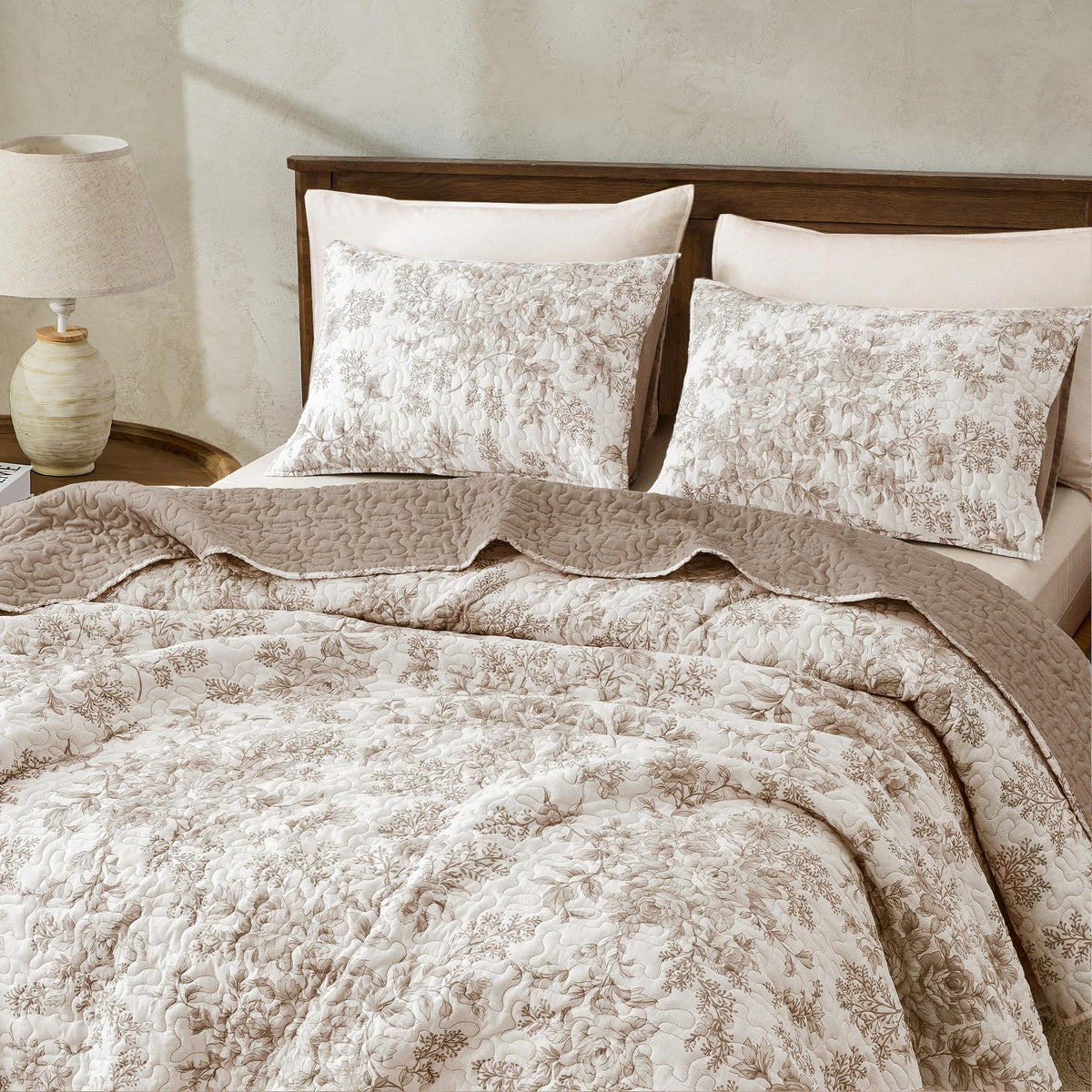 King set shows two shams included with the quilt