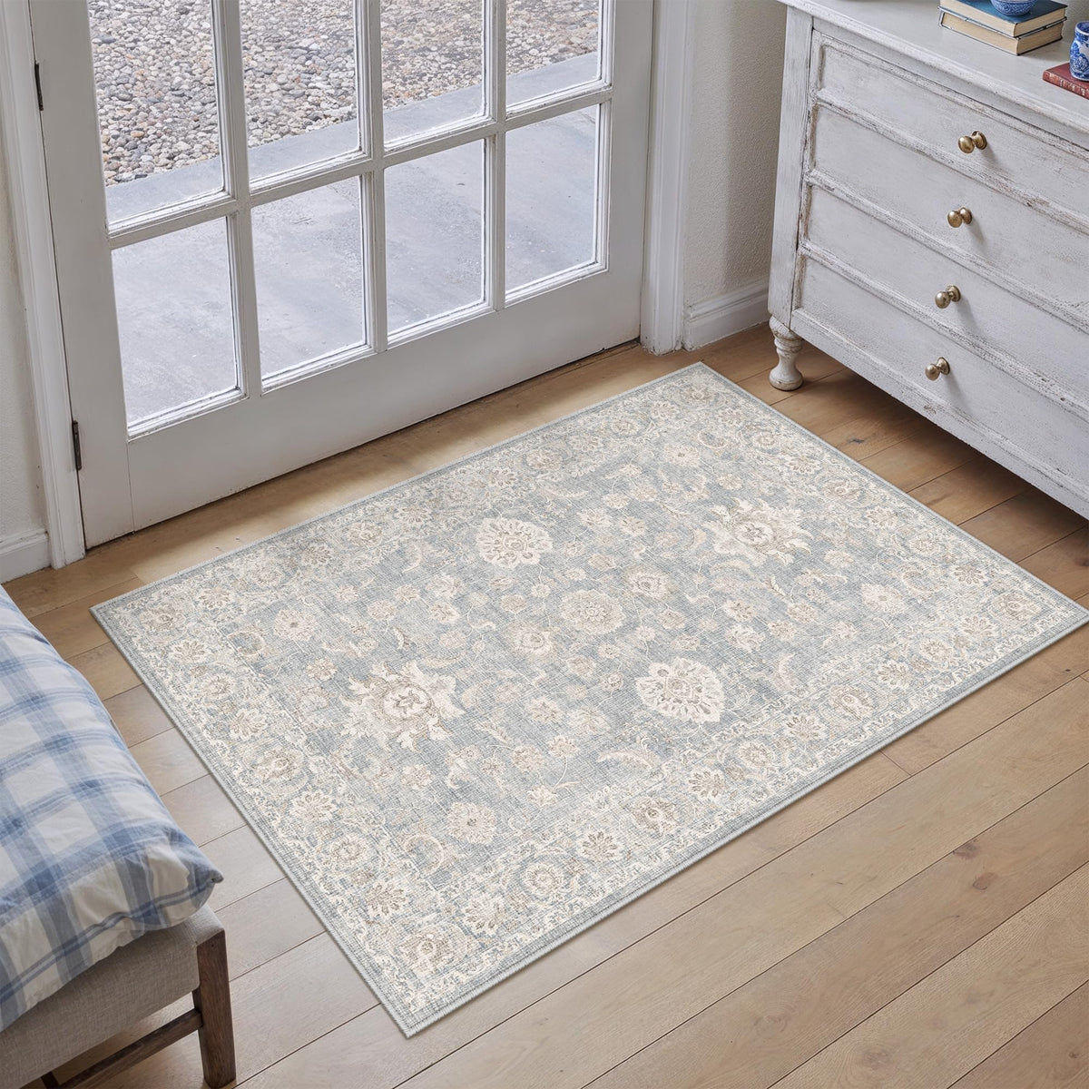 WondRg soft low-pile bedroom rug for cozy daily use.
