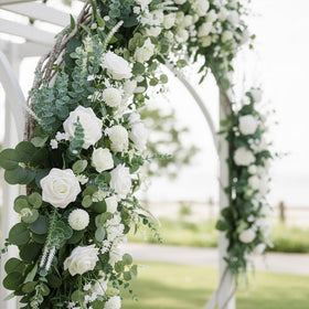 WONICE wedding table centerpiece idea using bundled stems for romance.