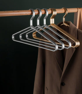 WONQEXZ smooth-surface hanger prevents fabric snagging