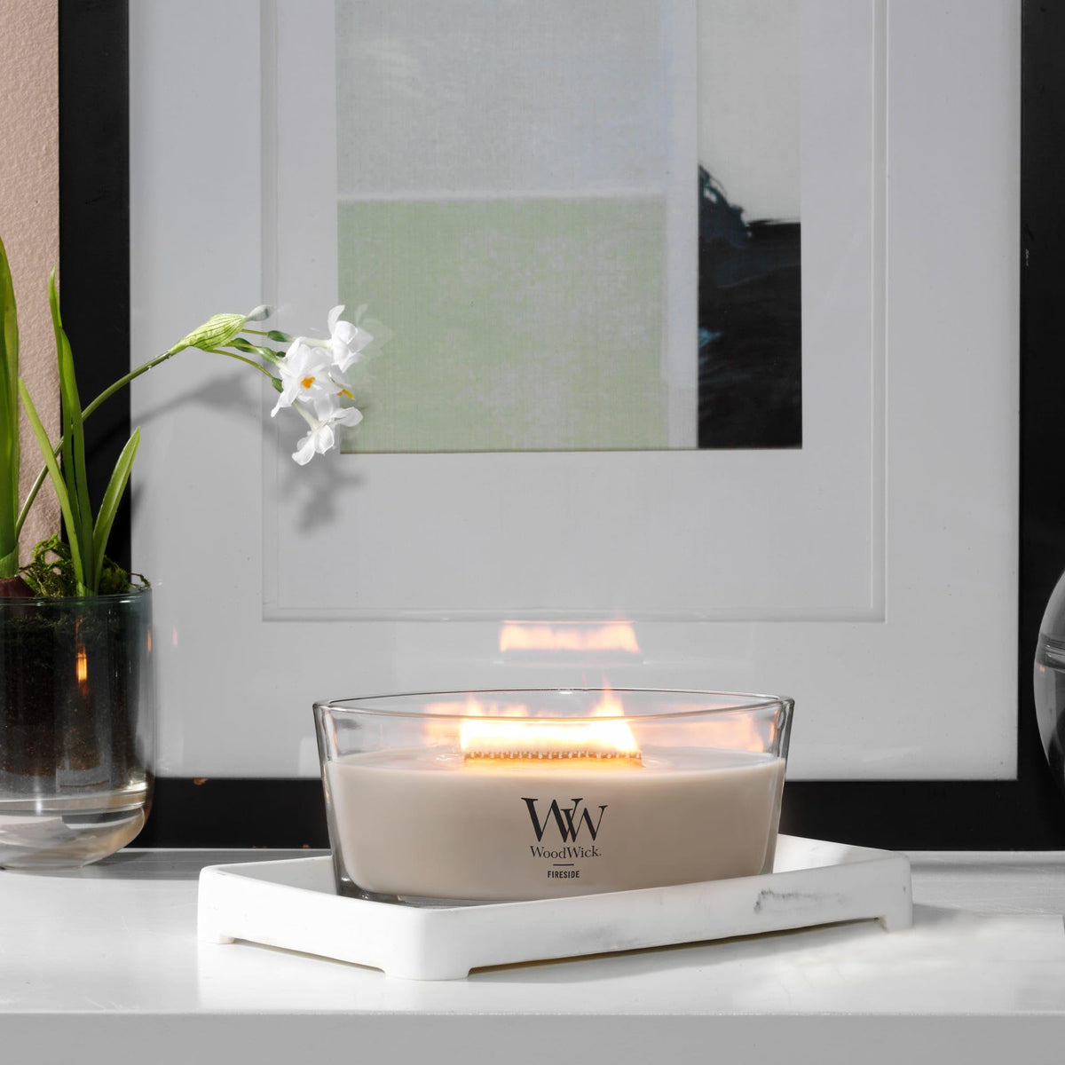 WoodWick exotic woods and musk blend adds depth to any space.