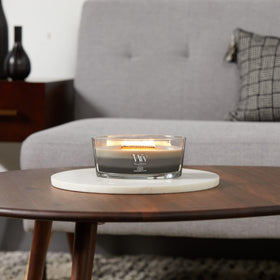 WoodWick Hearthwick Flame creates a long dancing wick and satisfying crackle.