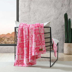 Wrangler blanket easy-care close-up highlights machine-washable fabric.