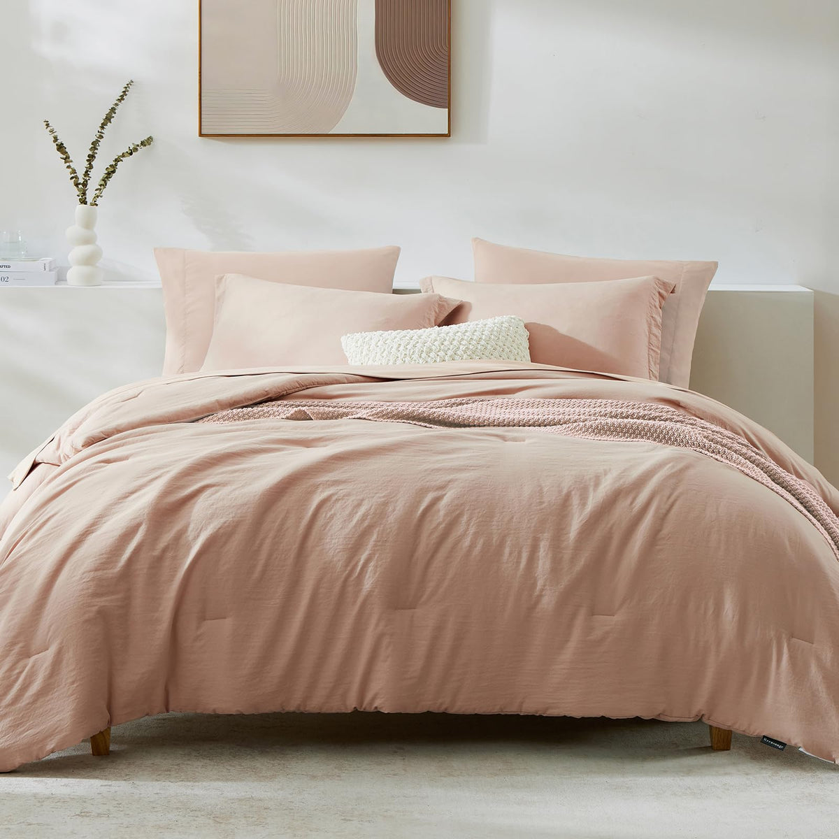 WRENSONGE fitted sheet pocket design aids neat storage.